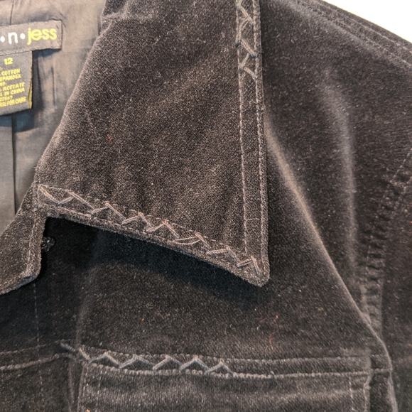 Jenni n Jess Jacket - Picture 7 of 8